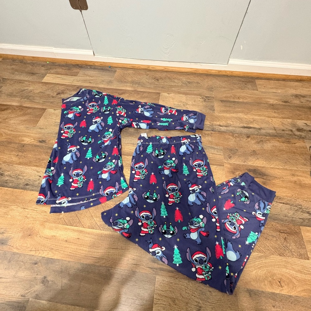 Disney Stitch Christmas Pajama Set 3X Holiday Fleece Sleepwear Lilo & Stitch